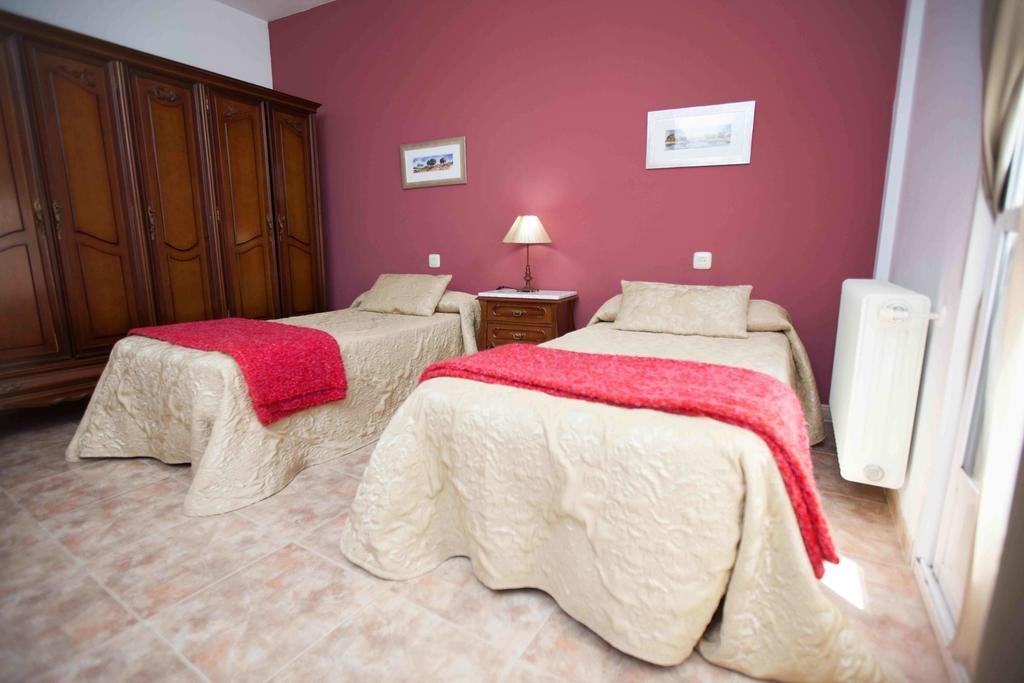 Apartamento Turistico La Ribera Del Marco Caces Chambre photo